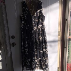 SLNY Black and Cream Floral Midi Dress